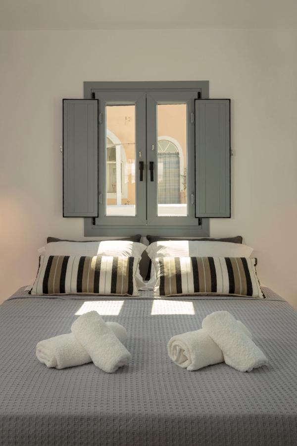Linea Luxury Suites Fira  Exterior photo