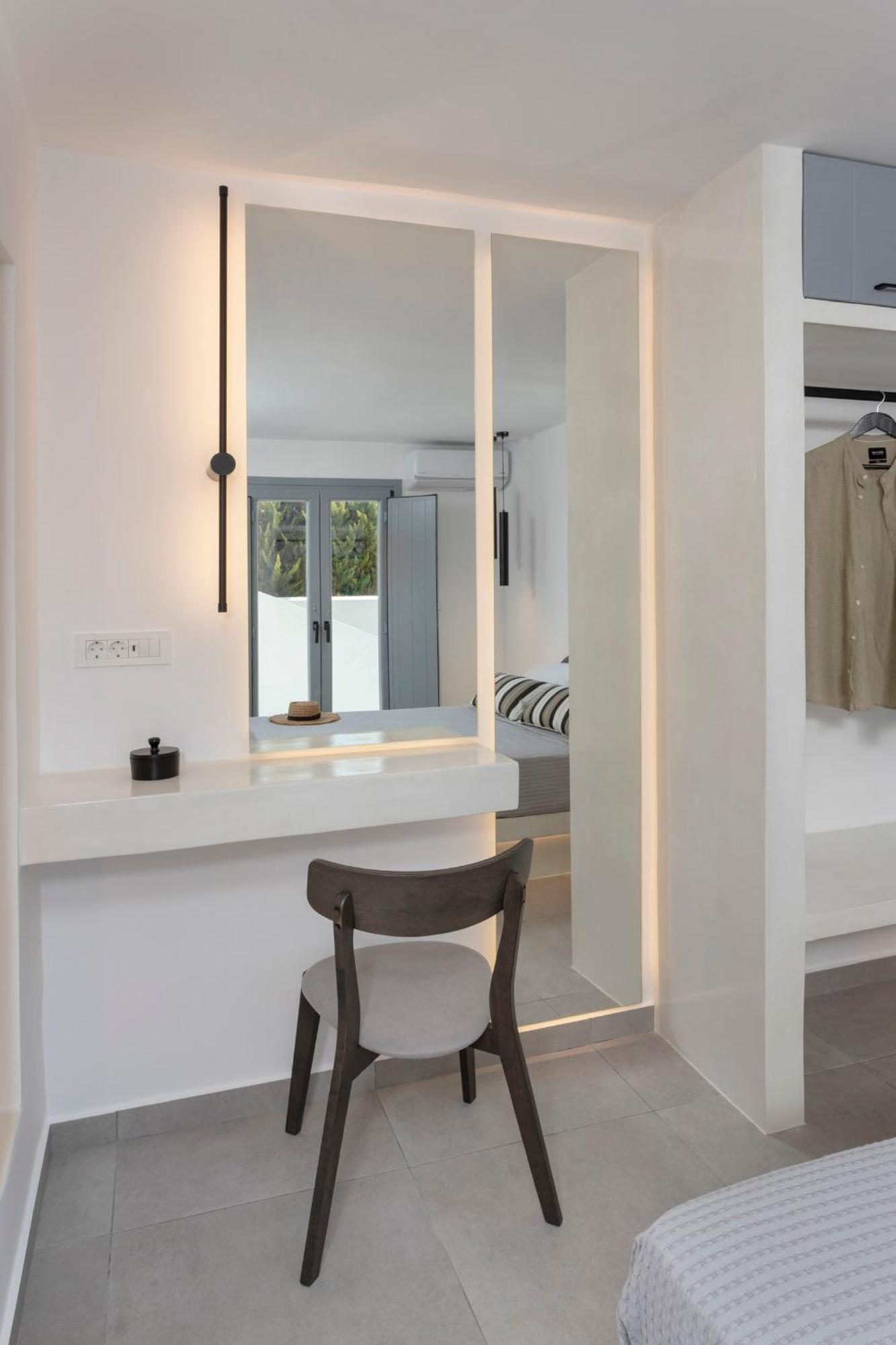 Linea Luxury Suites Fira  Exterior photo