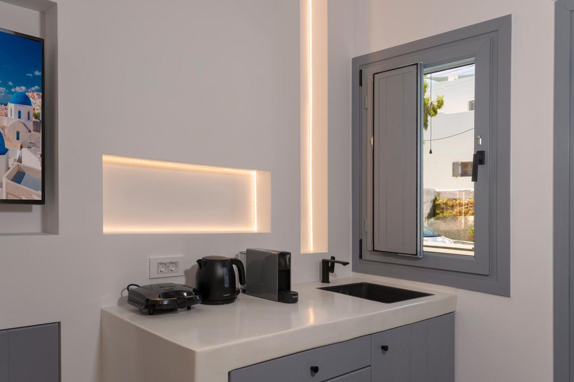 Linea Luxury Suites Fira  Exterior photo